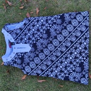 Women's medium peck and peck navy blue top